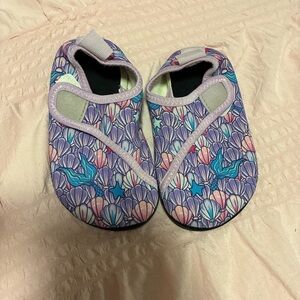 Kids Mermaid Slip-On Water Shoes - Purple Shell Print